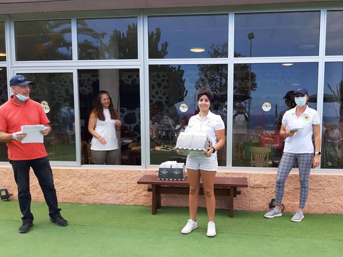 María Velázquez campeona absoluta del I Torneo El Quintillo de pitch & putt celebrado en La Rosaleda Golf.