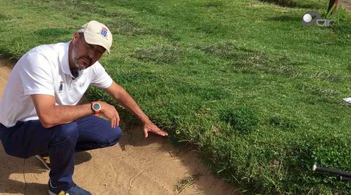 ¿Sabéis cuando una bola está empotrada o anidada en los alrededores de un bunker? ?