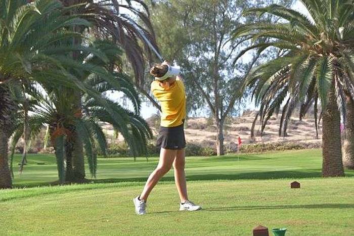 VICTORIAS DE ALICIA FAJARDO Y BORJA GONZÁLEZ EN CATEGORIAS SCRATCH Y HÁNDICAP EN EL XVIII TORNEO BOULEVARD FARO
