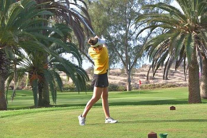 VICTORIAS DE ALICIA FAJARDO Y BORJA GONZÁLEZ EN CATEGORIAS SCRATCH Y HÁNDICAP EN EL XVIII  TORNEO BOULEVARD FARO