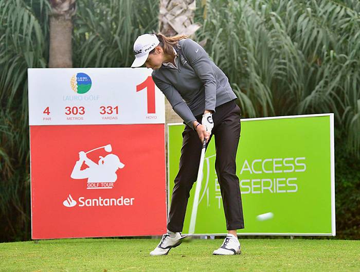 La francesa Agathe Laisne líder tras la primera jornada del Santander Golf Tour LETAS Málaga