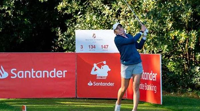 La madrileña Clara Moyano, líder en Pedreña tras la primera jornada