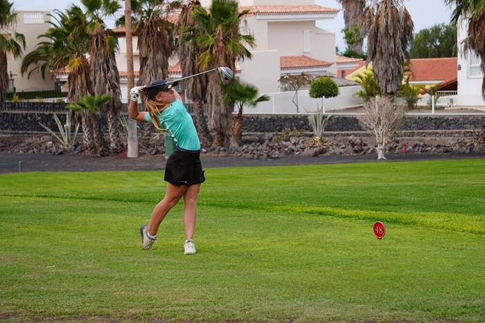 RECORD DE KEIRA GONZÁLEZ QUE GANA LA CATEGORÍA SCRATCH DEL XVII TORNEO DE GOLF GLORIA THALASSO & HOTELS