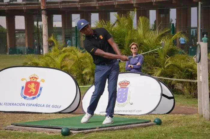 Prakash Aisa, líder en Las Palmeras Golf