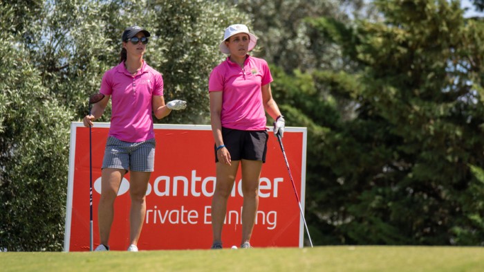 Nuria Iturrioz y Amaia Latorre,  líderes en Sherry Golf Jerez