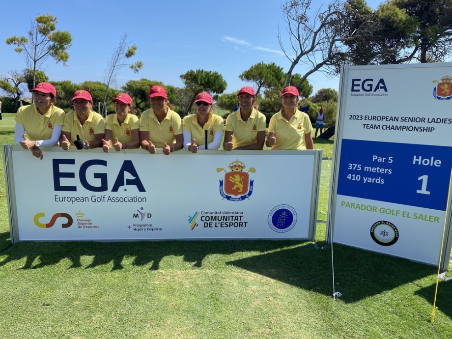 El equipo español femenino senior "Reina en Europa"