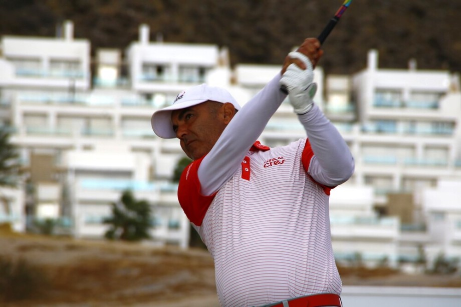 Carlos Balmaseda líder en el Costa de Almería Campeonato de España de Profesionales Senior