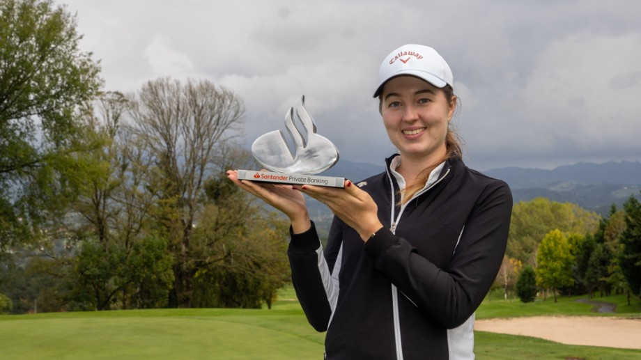Remontada épica de Lauren Holmey para conquistar el Santander Golf Tour Vizcaya