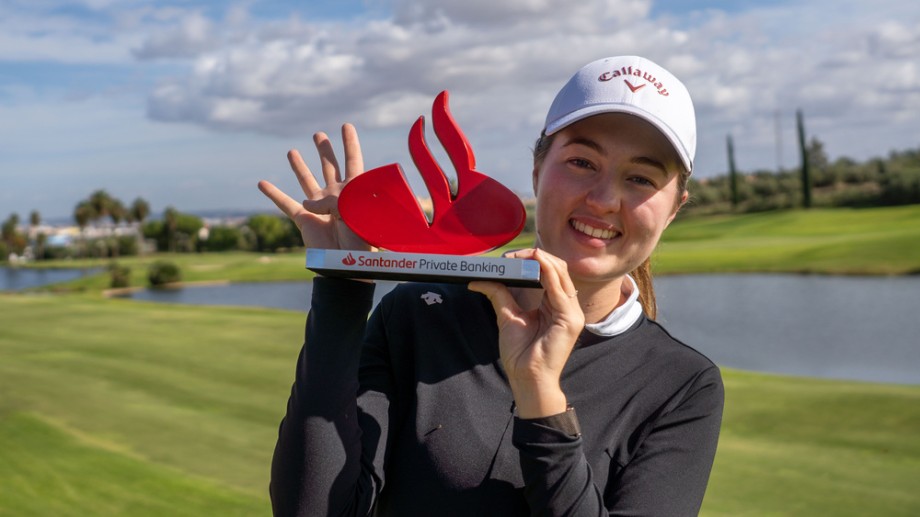 Lauren Holmey, la nueva reina del Santander Golf Tour: cuatro triunfos y un título histórico