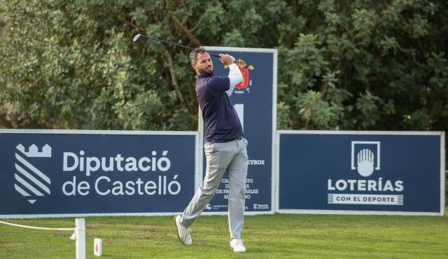 Santiago Tarrió se inspira en Bernard Langer para liderar el Campeonato de España de Profesionales Masculino