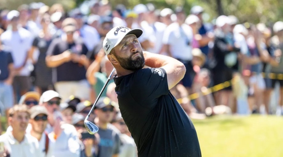 Jon Rahm y Josele Ballester atan un meritorio Top 10 en el LIV Golf de Singapur.