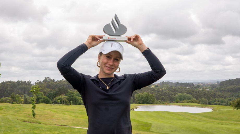 Maria Vittoria Corbi estrena su palmarés profesional con victoria el Santander Golf Tour La Coruña
