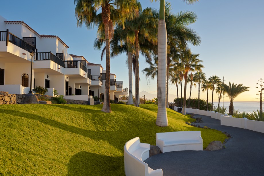 Reprocan firma la renovación integral de los accesos del Hotel Jardín Tecina