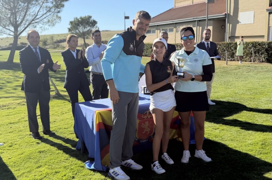  María Velázquez vuelve al podio nacional con un brillante subcampeonato de España de Pitch & Putt