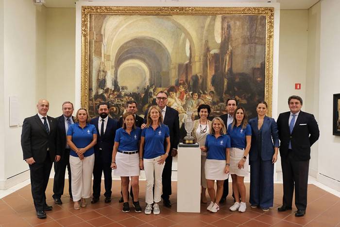 Sevilla recibe el trofeo de la Solheim Cup