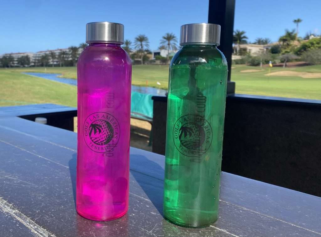 Botellas de cristal sustituyendo al plástico Golf Las Américas