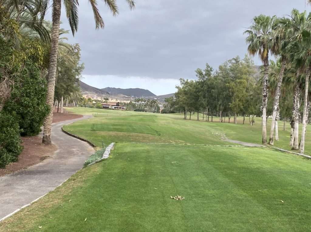 Clasificados Tee hoyo 18 Golf Las Américas